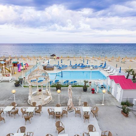 Hotel Casadei Fano Exterior photo