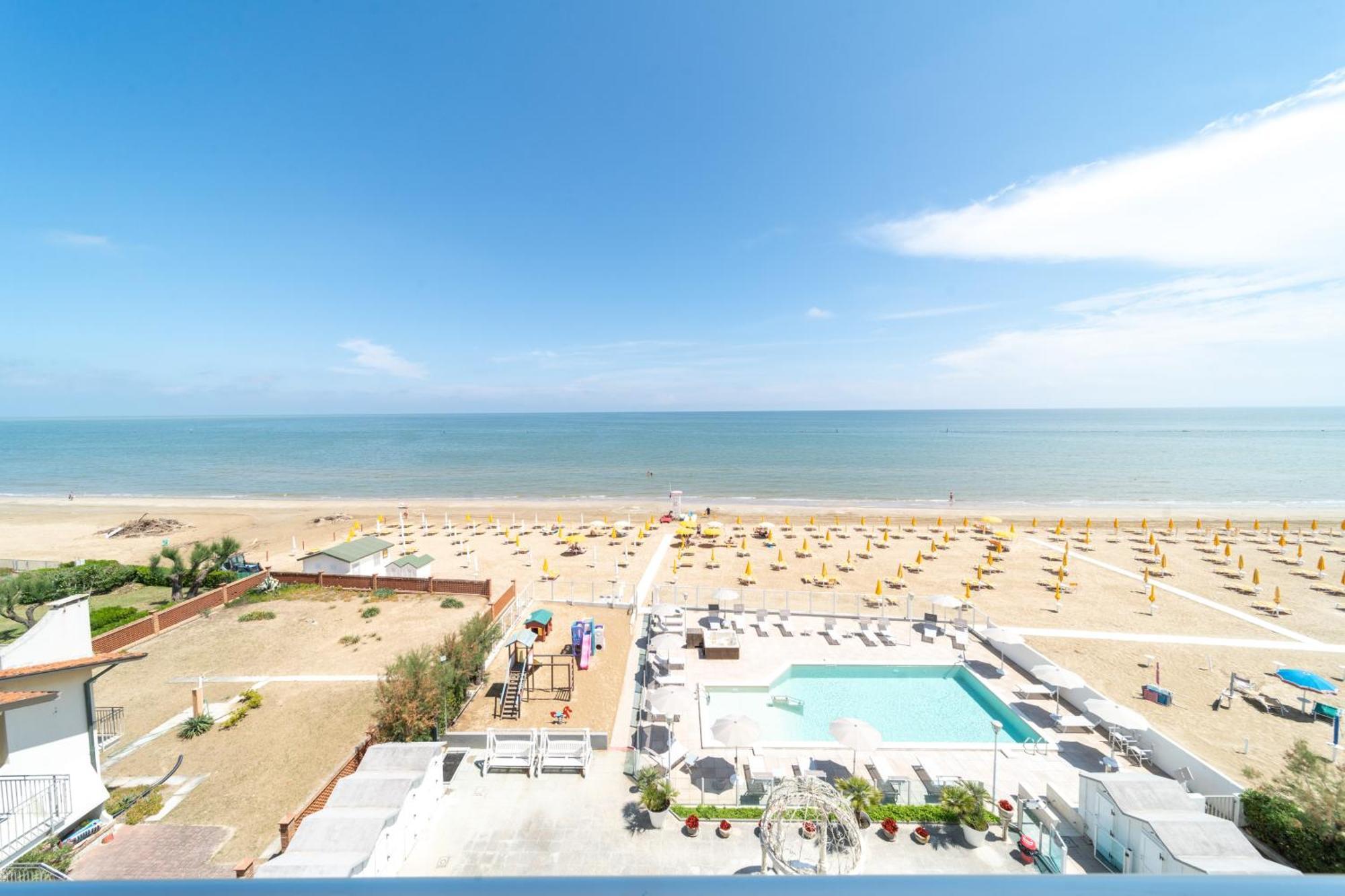 Hotel Casadei Fano Exterior photo