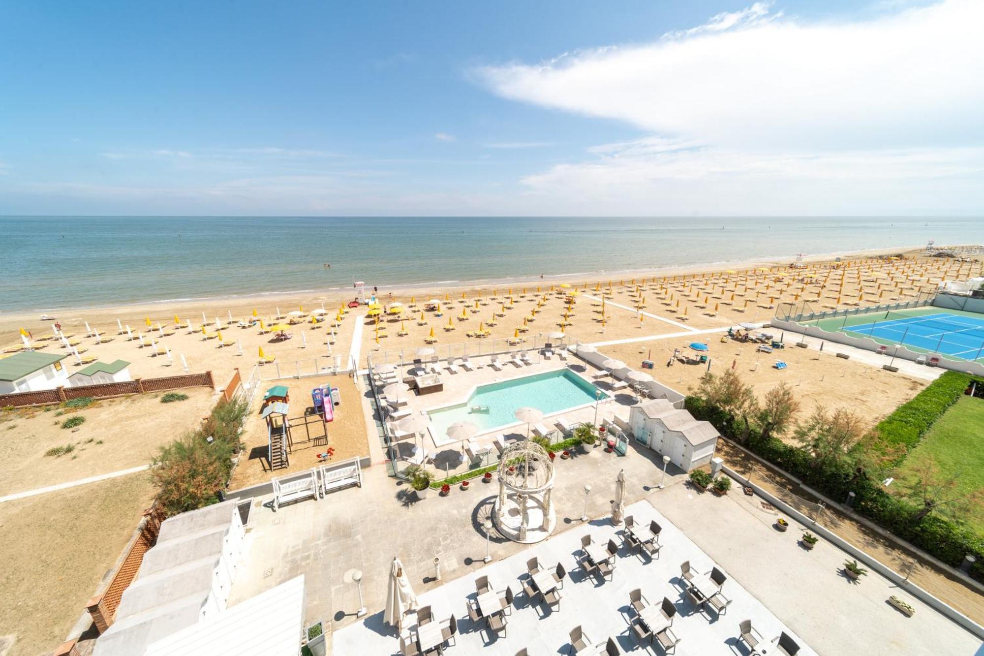 Hotel Casadei Fano Exterior photo