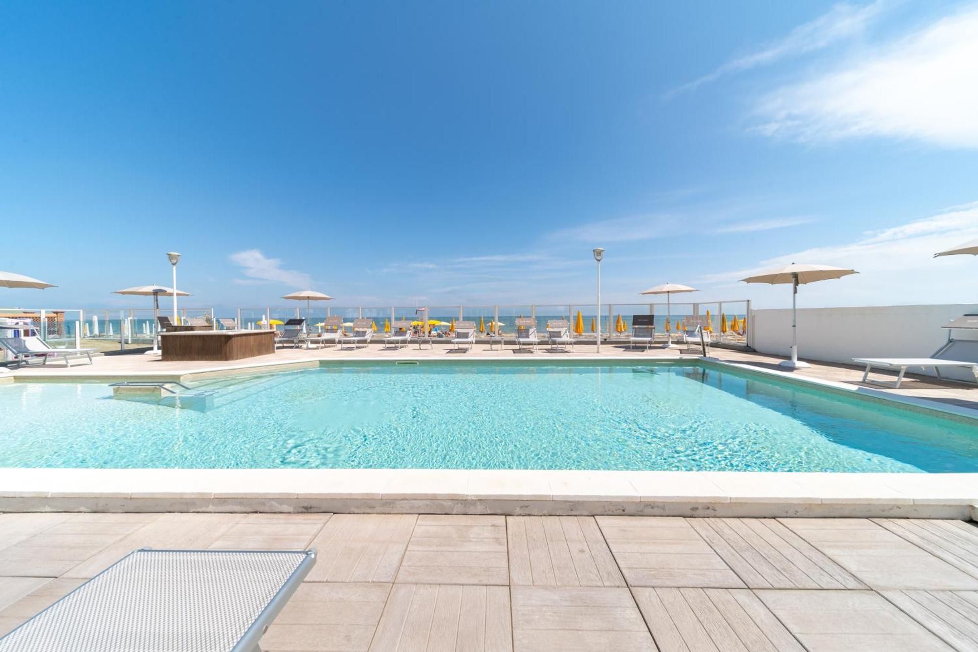 Hotel Casadei Fano Exterior photo