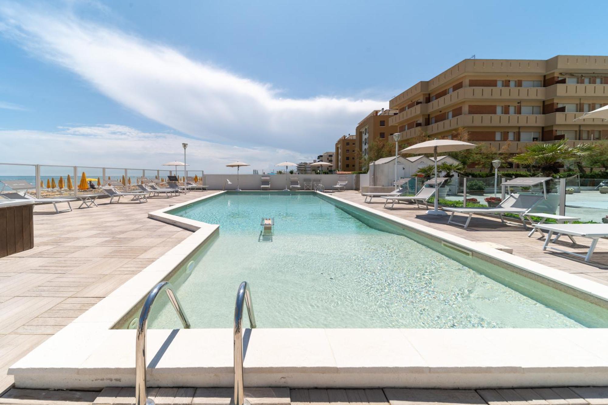 Hotel Casadei Fano Exterior photo